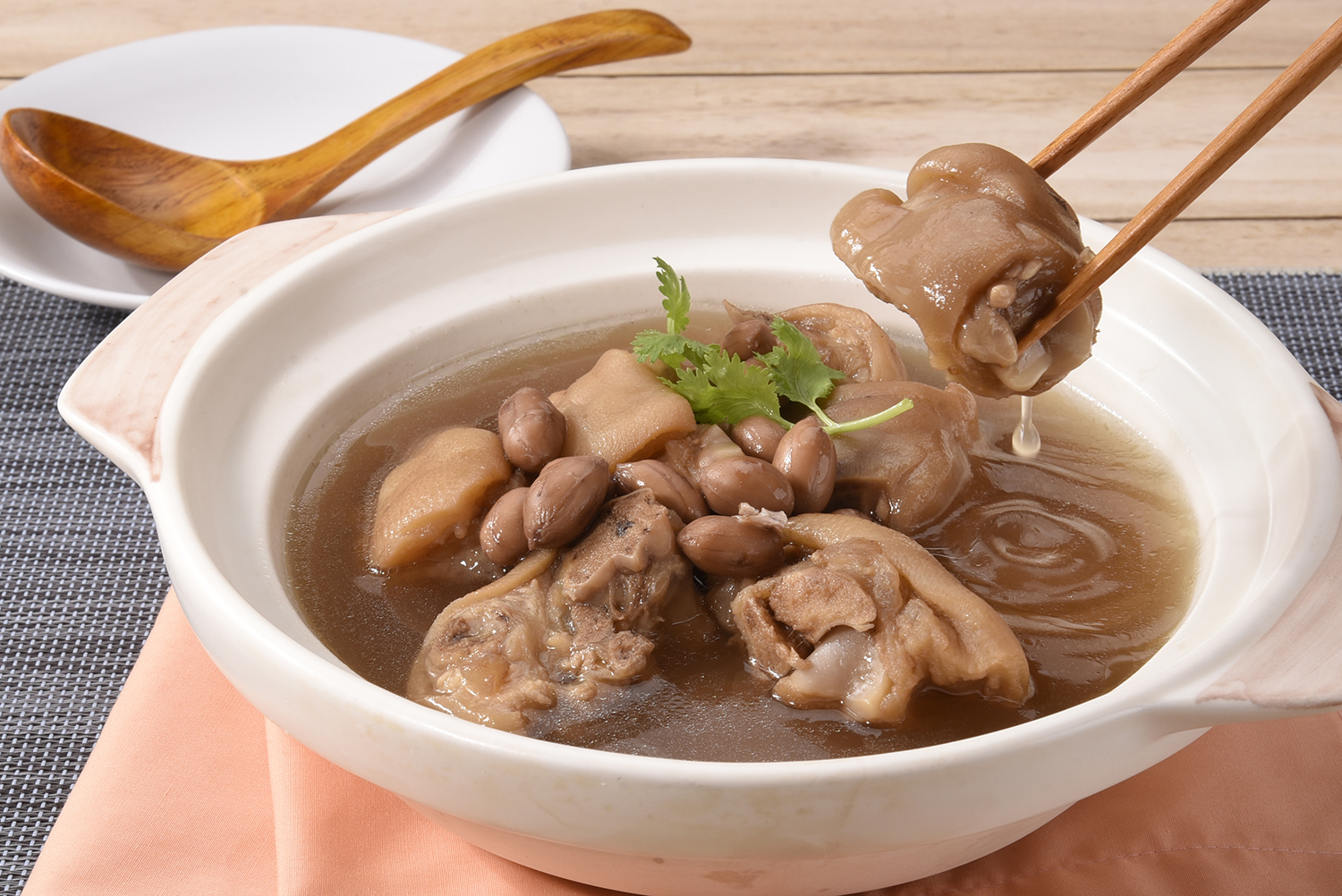 土豆豬腳特寫-皮Q肉嫩看得見